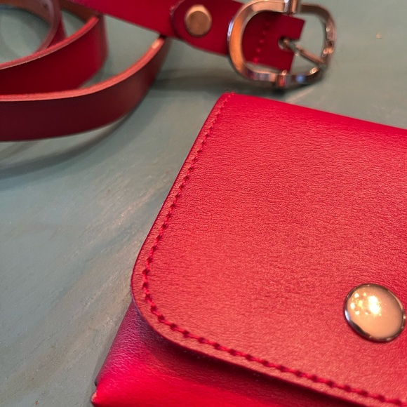 Belt with Small Detachable Walet - Picture 7 of 17